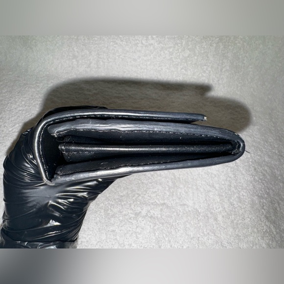 Fendi Peekaboo Continental long wallet with dust bag and certificate card. - Picture 4 of 16